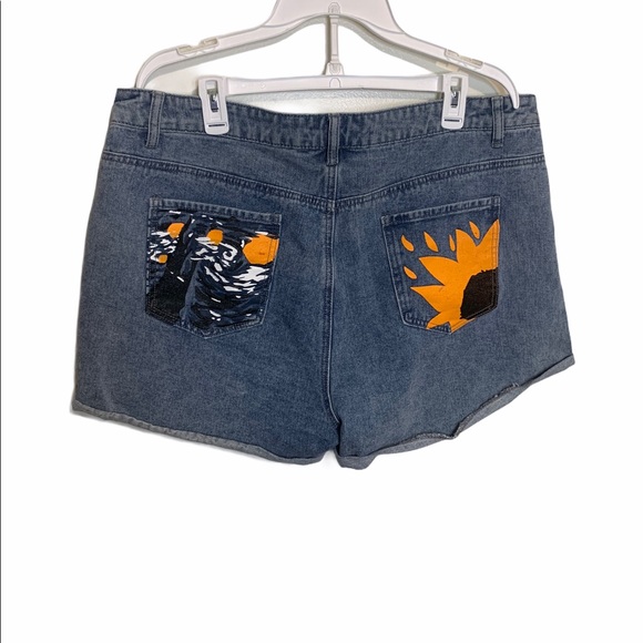Shein Curve Jean Shorts Hand Painted Back Pockets - Picture 2 of 8